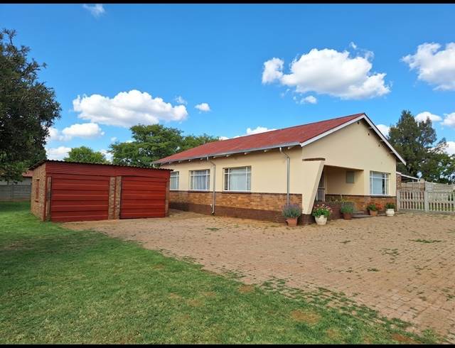 3 BEDROOM HOUSE FOR SALE IN RENSBURG
